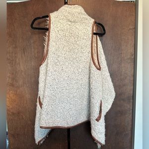 Love Tree Wool Beige Vest